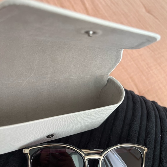 Michael Kors Sunglasses. - Picture 3 of 8